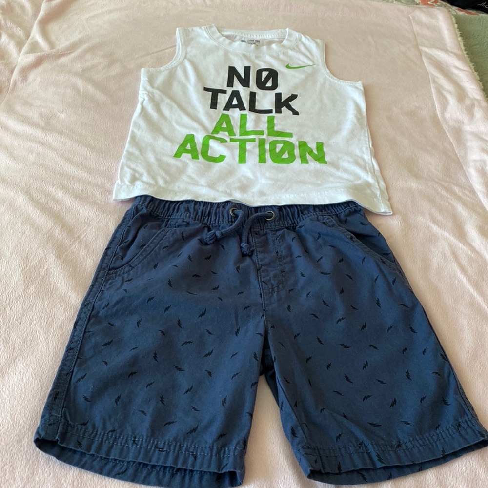 Nike T-shirt 4 to 5 years and short 5 years for boys